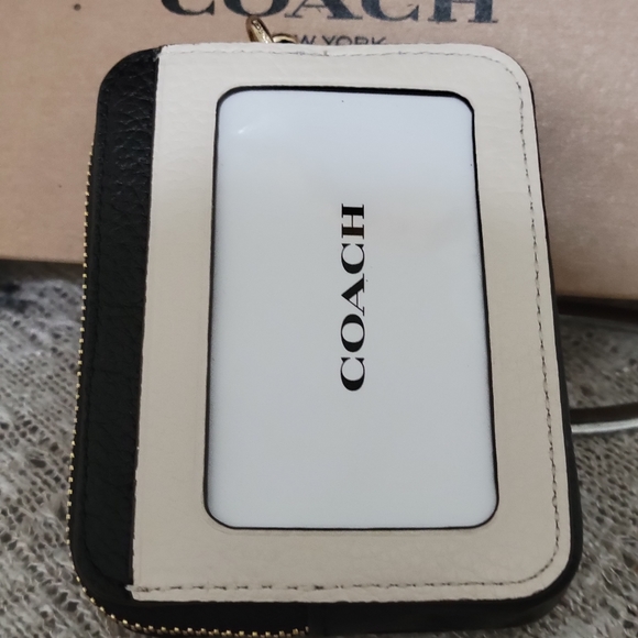 Coach Zip Card Case In Colorblock - Picture 2 of 10